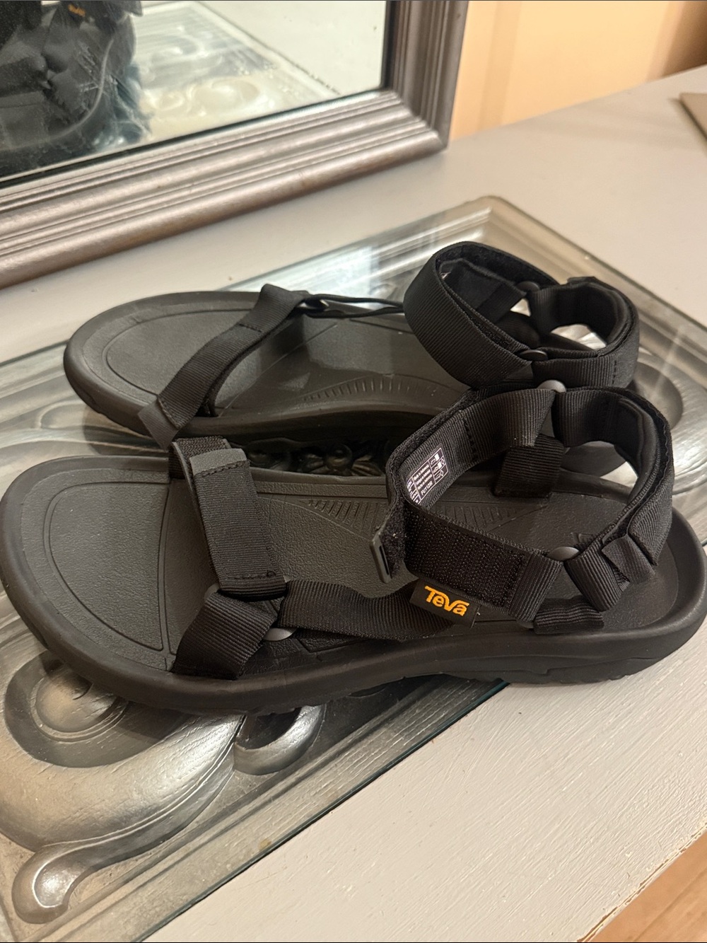 Teva 12 Mens Hurricane XLT2 Black Open Toe Strap Sandals Yellow Logo